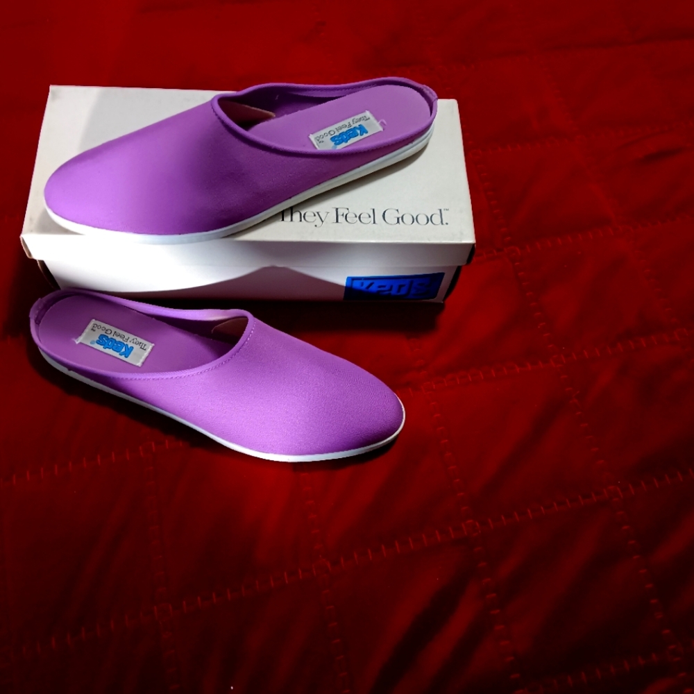 Easy Spirit Women's Purple Slip-On Shoes